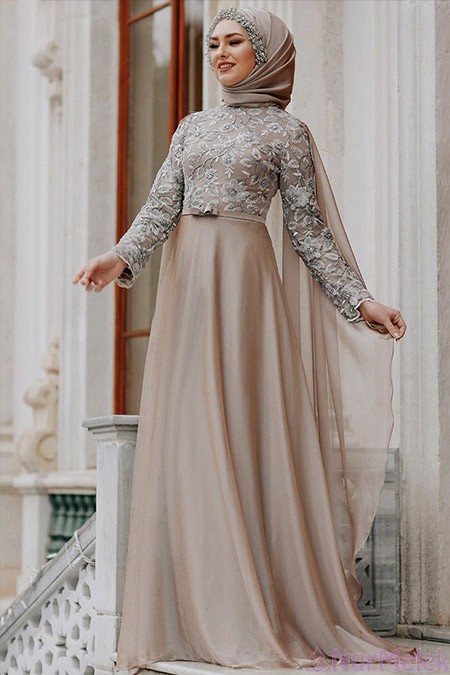 Pelerinli tesettür nikah elbisesi