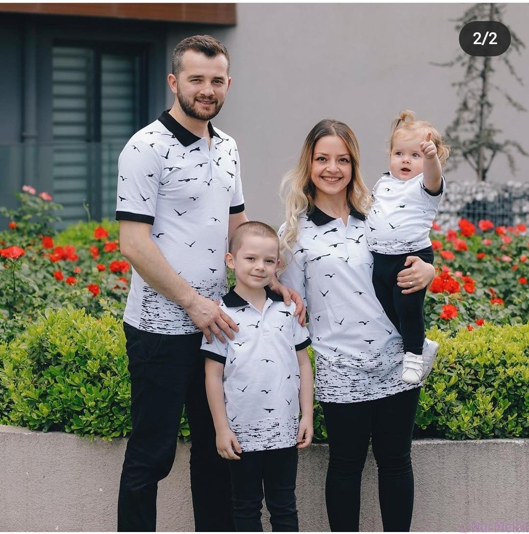 beyaz mavi anne baba çocuk tişört kombini 2020