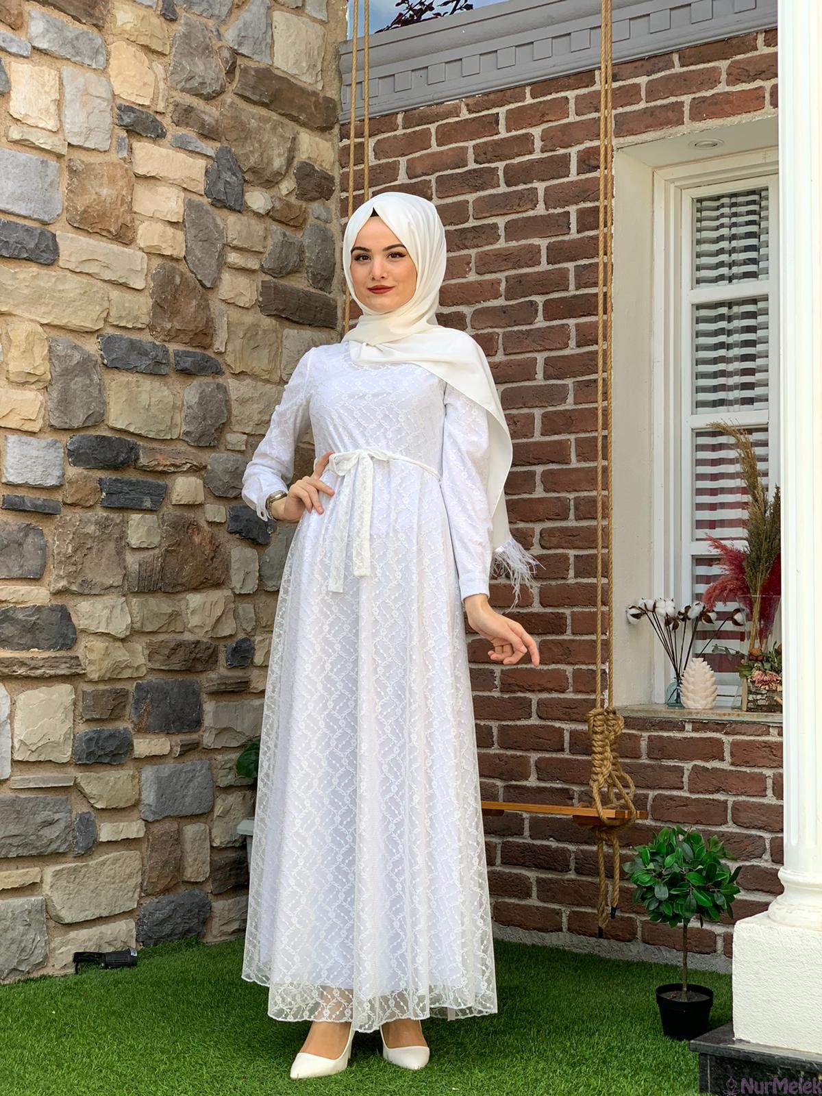 beyaz dantelli genç tesettür abiye elbise