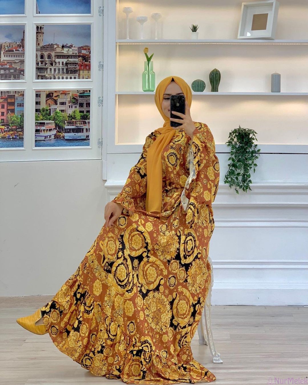 desenli sarı tesettür elbise kombini