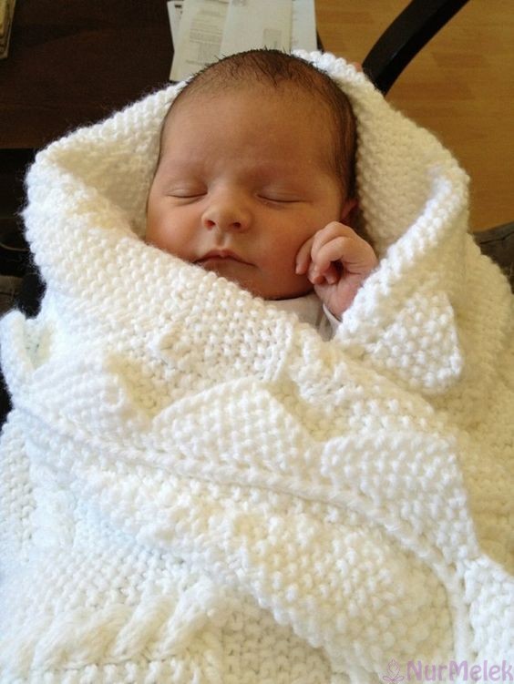 beyaz yeni doğan bebek örgü battaniye