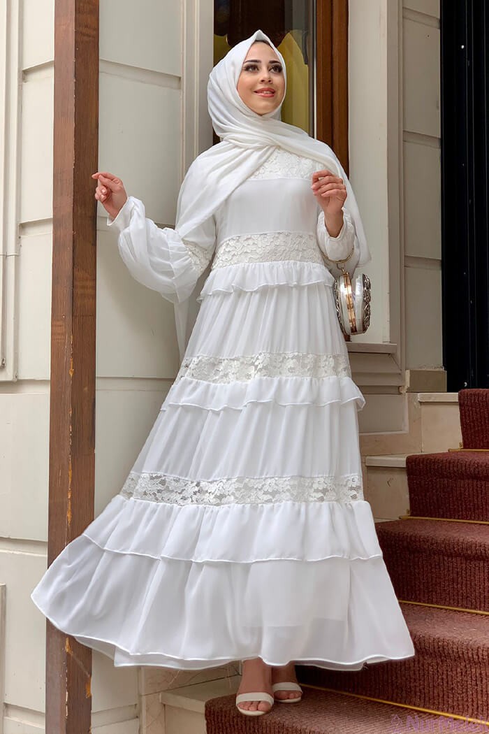 dantelli beyaz şifon tesettür elbise