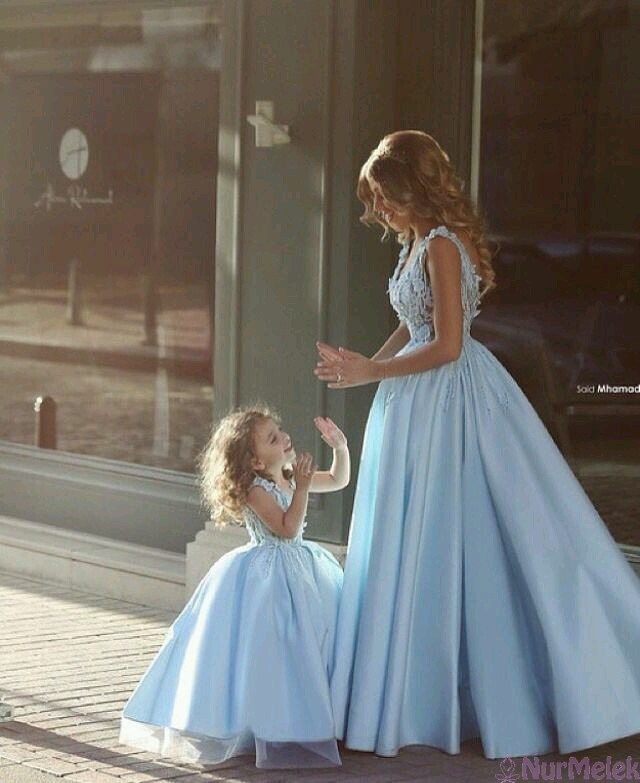 anne kız saten mavi elbise kombini 2022