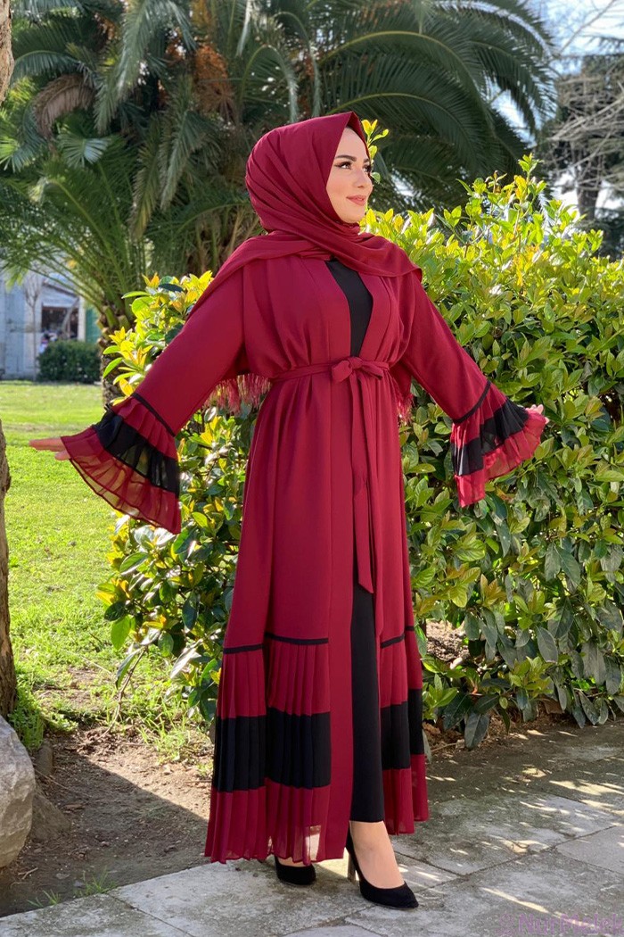 bordo pliseli tesettür abaya
