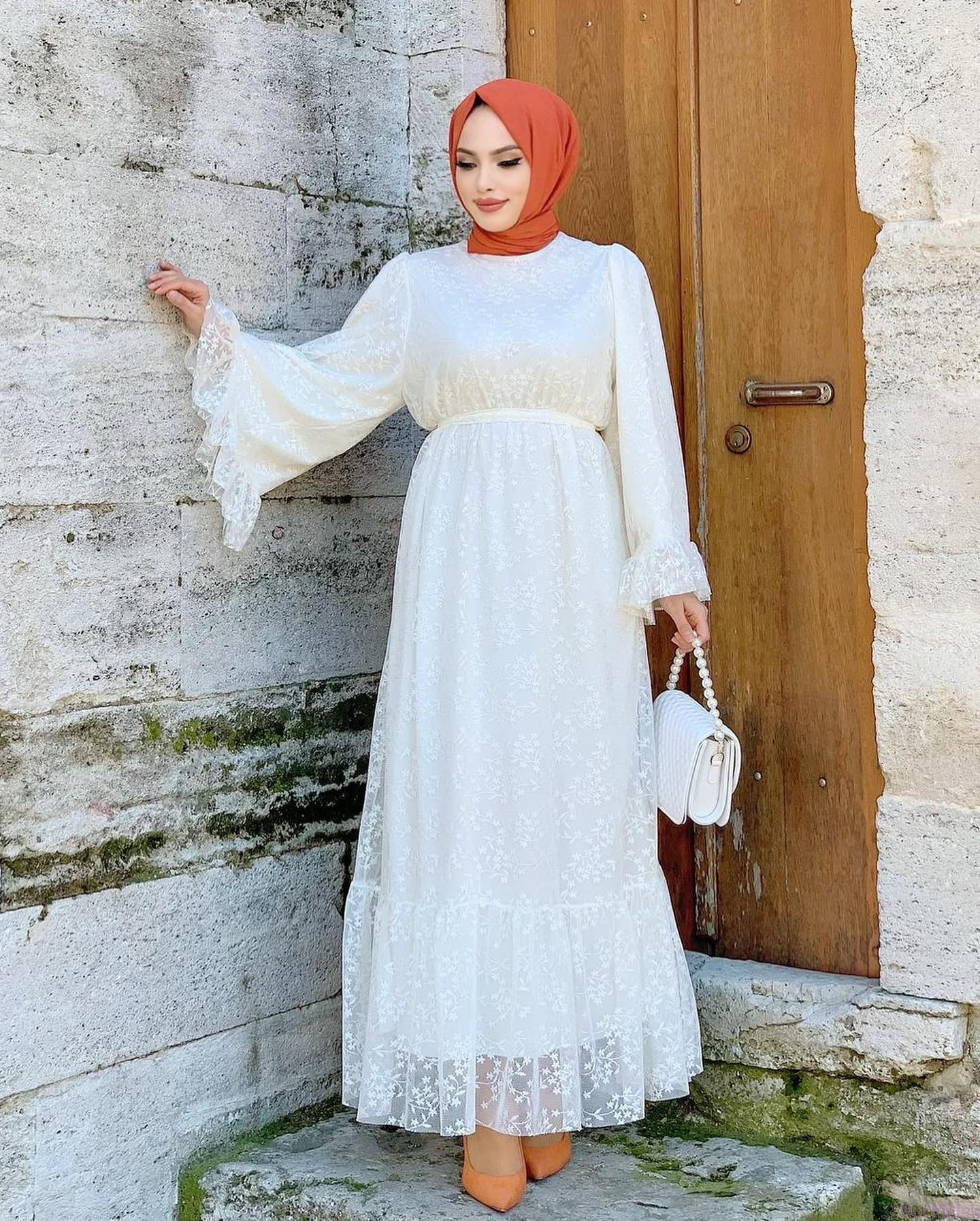 bayramlık dantelli beyaz tesettür elbise