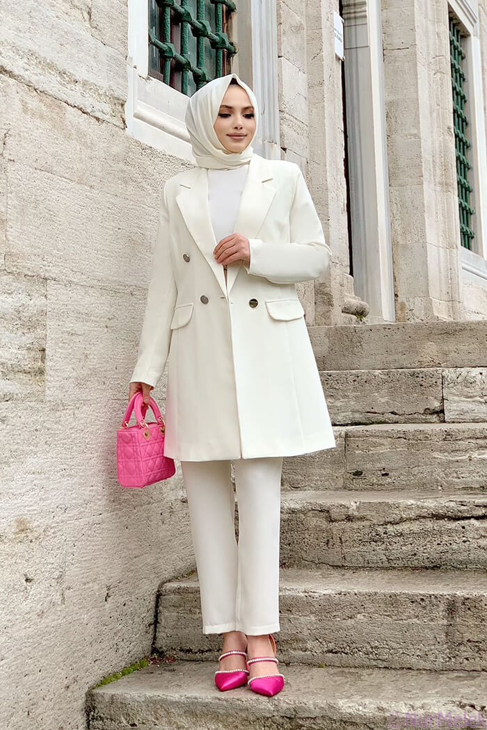 tesettür beyaz blazer ceketli takım