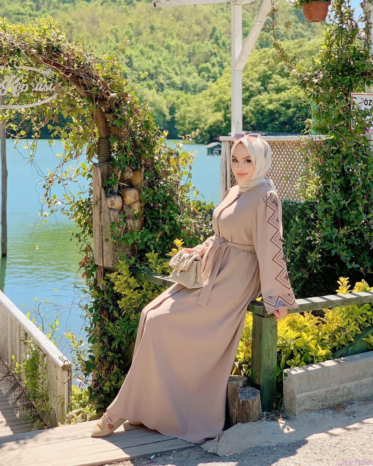 işlemeli tesettür yazlık abaya