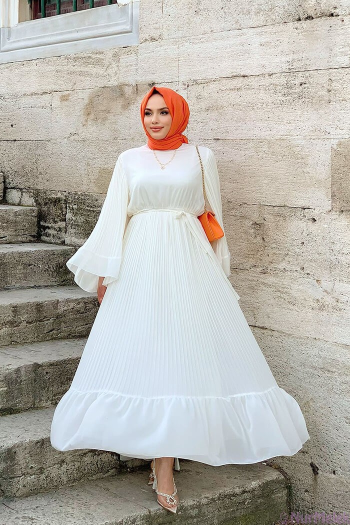pliseli şifon beyaz tesettür elbise