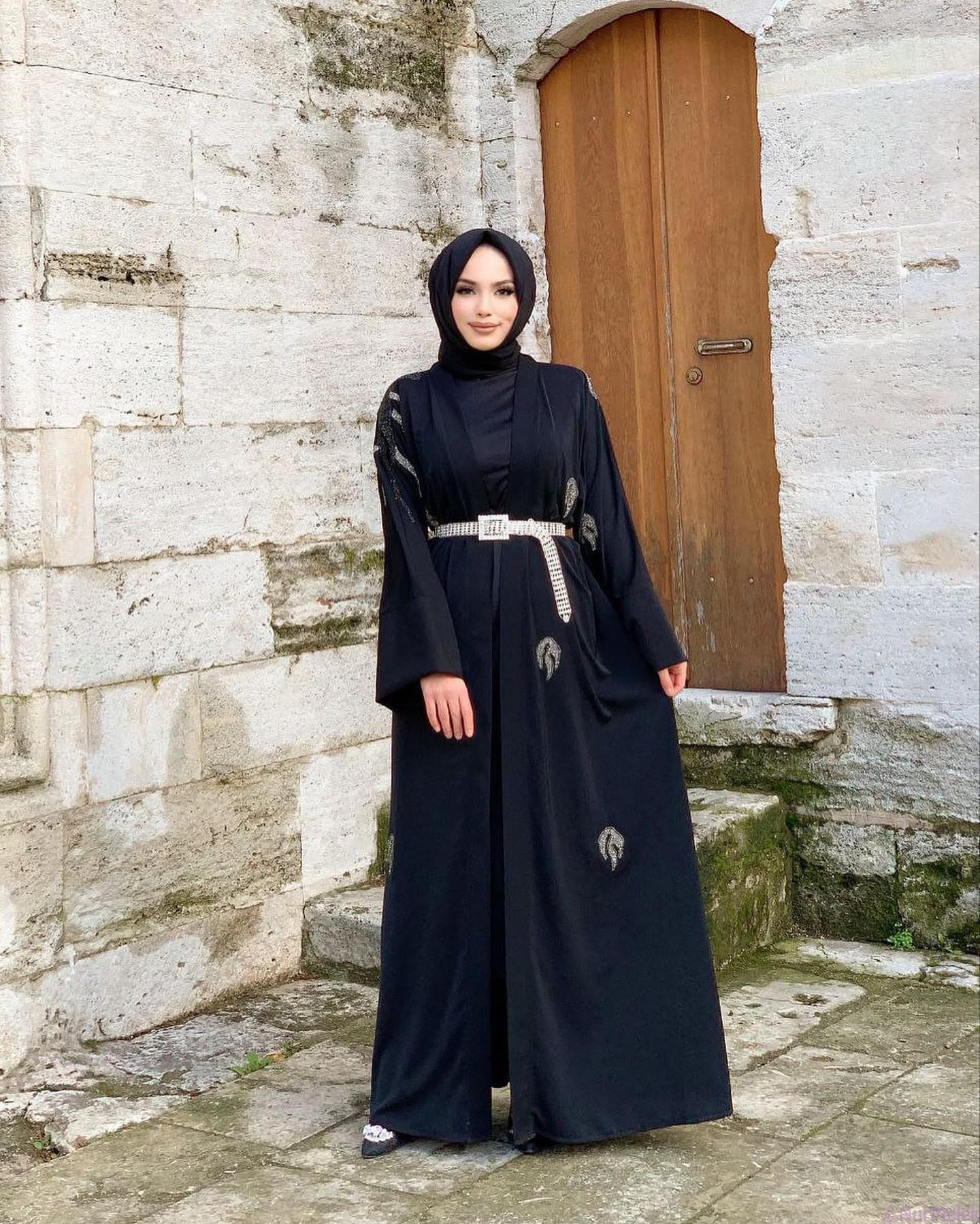 taşlı kemer abaya elbise kombini