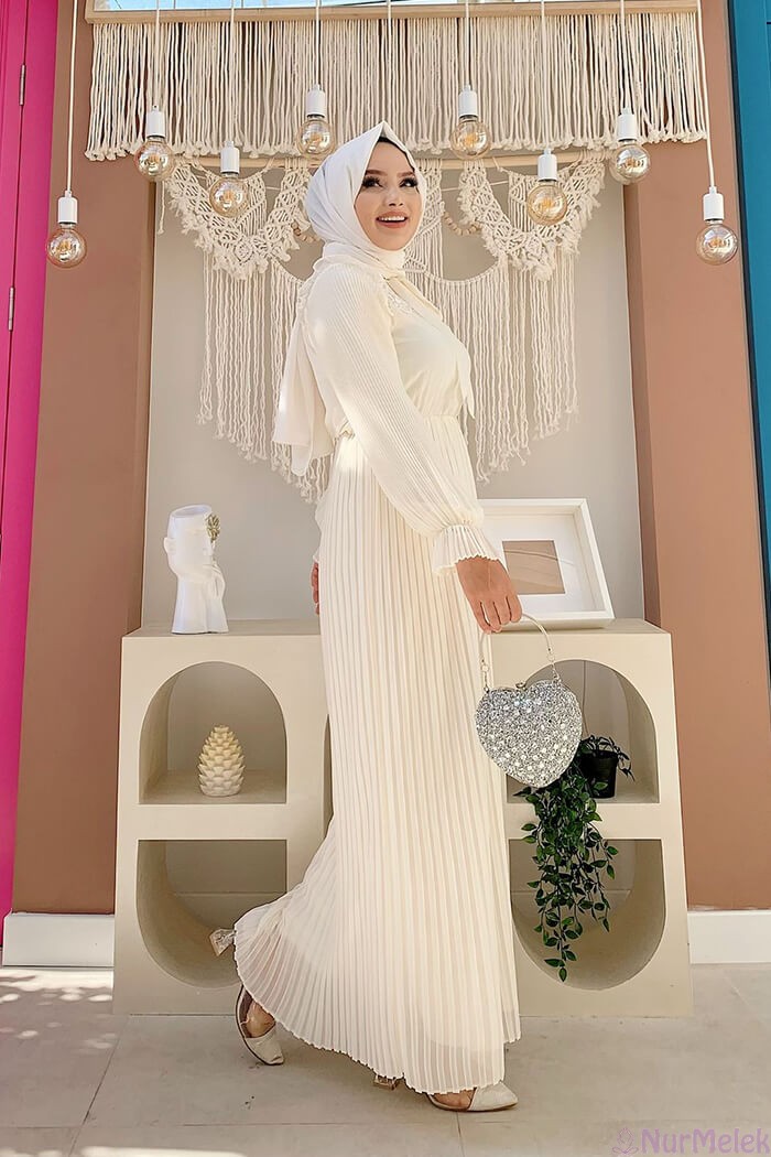 pliseli sade tesettür nikah elbisesi 2023