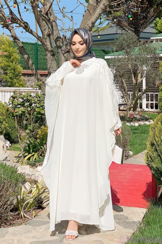 güpürlü taşlı beyaz tesettür elbise kombini
