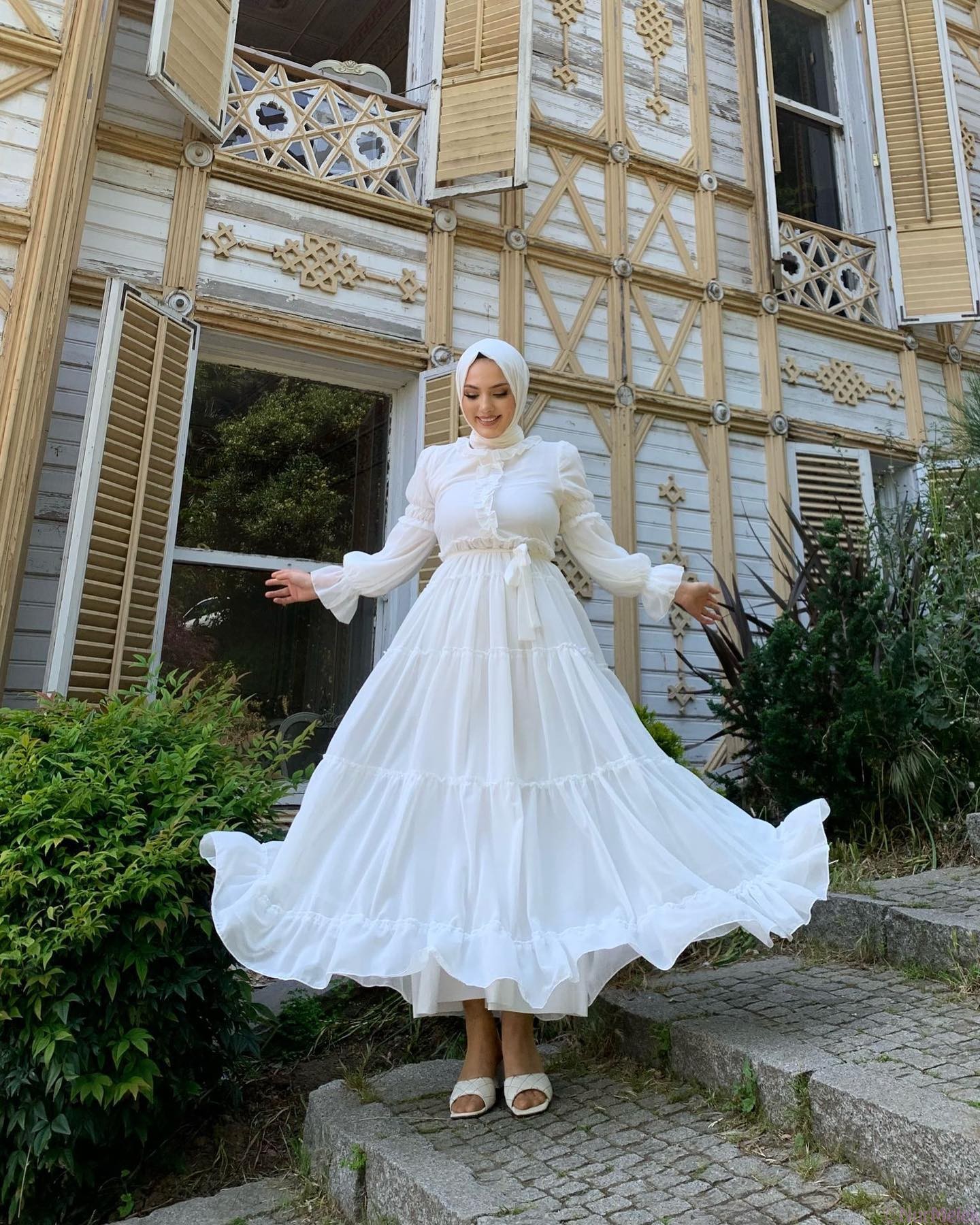 beyaz şifon yazlık tesettür elbise