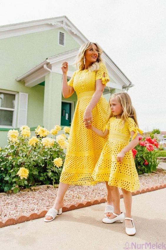 anne kız sarı elbise kombini 2024