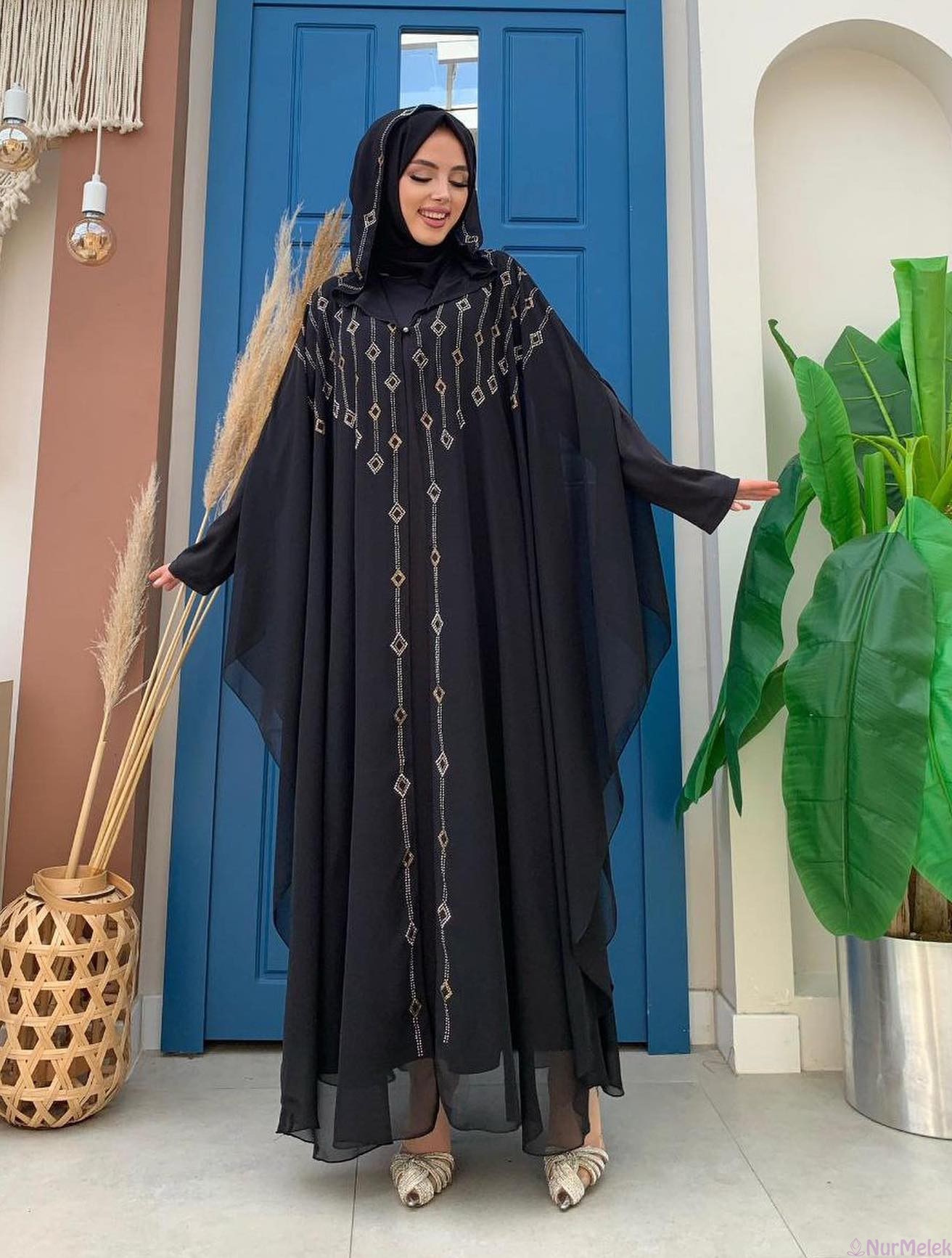 siyah taş detaylı kapşonlu abaya takım 2024