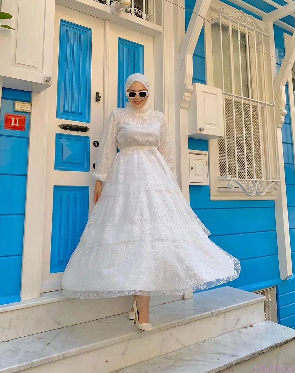 dantel işlemeli beyaz tesettür elbise 2024