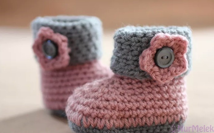 şirin pembe örgü bebek patiği modeli
