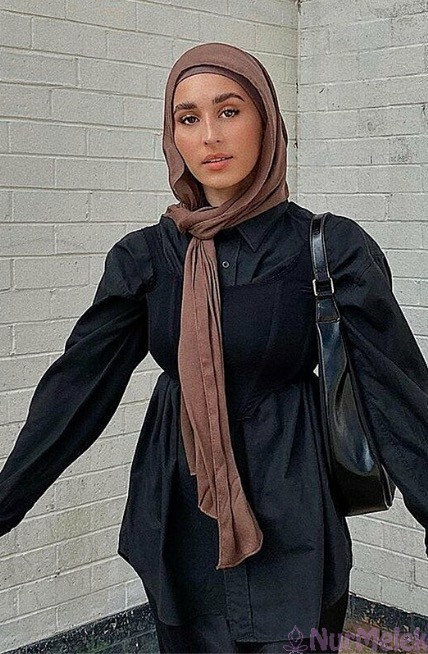 siyah crop tesettür tunik kombini