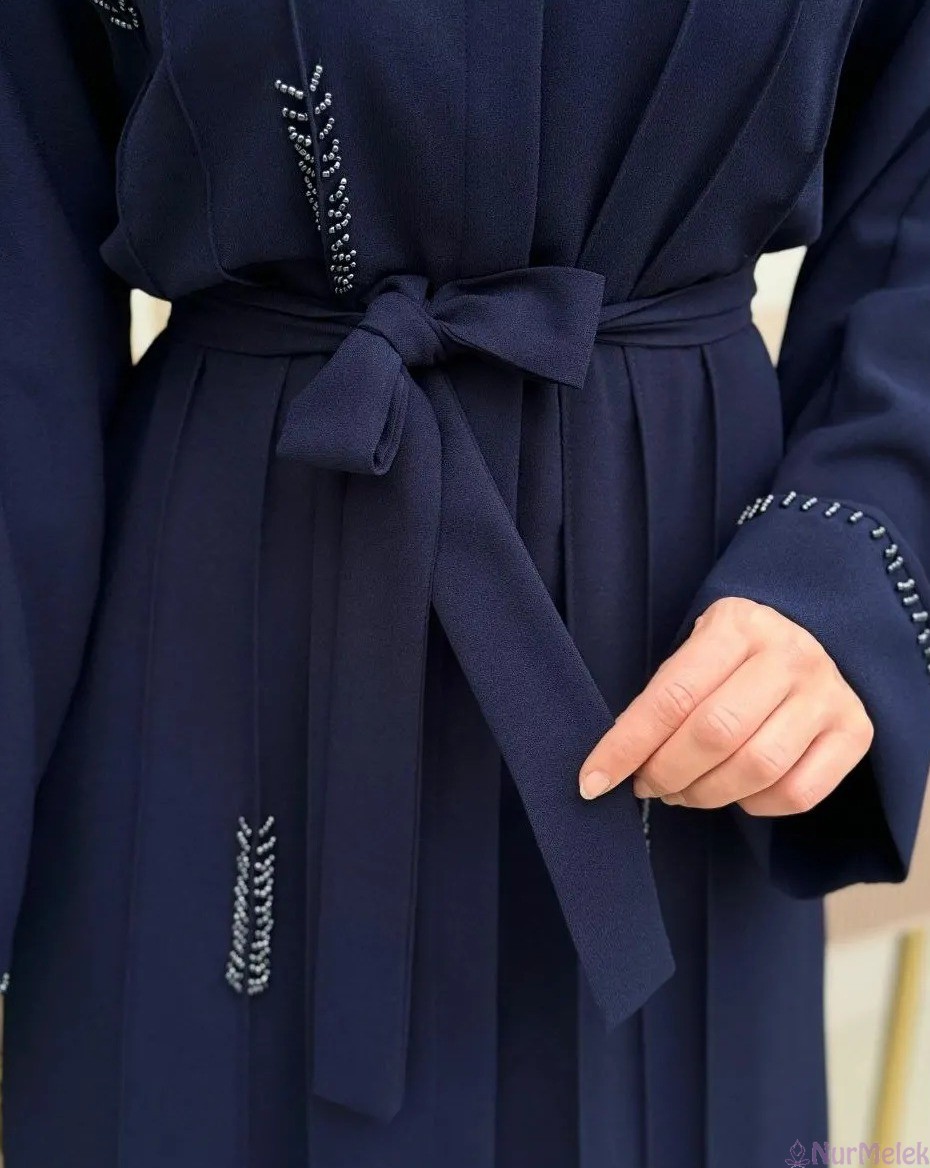 tesettür giyimde taşlı abaya seçimi