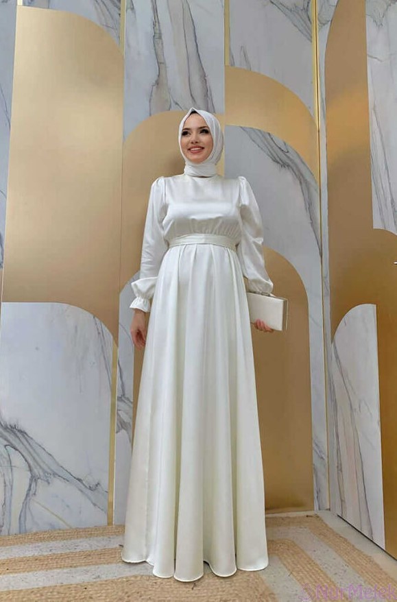 beyaz saten tesettür anne abiye modeli