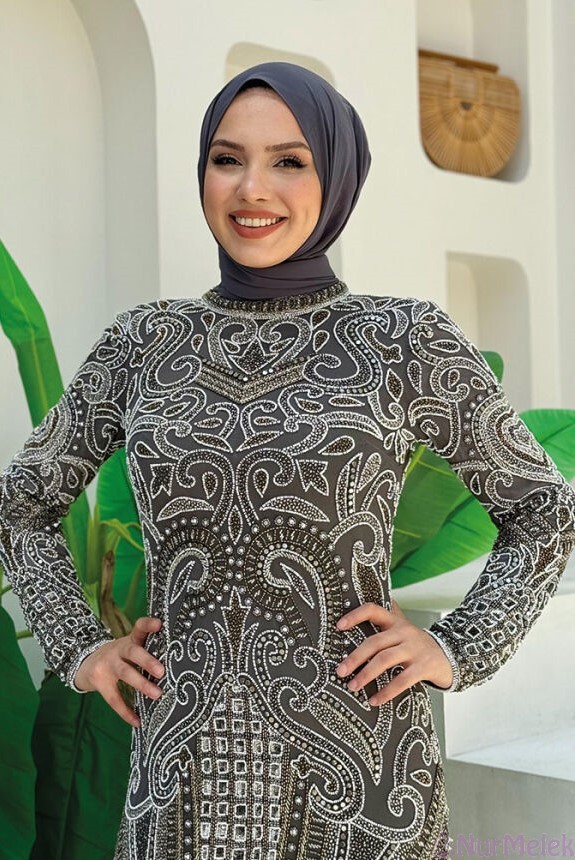 işleme detaylı gri tesettür anne abiye modeli