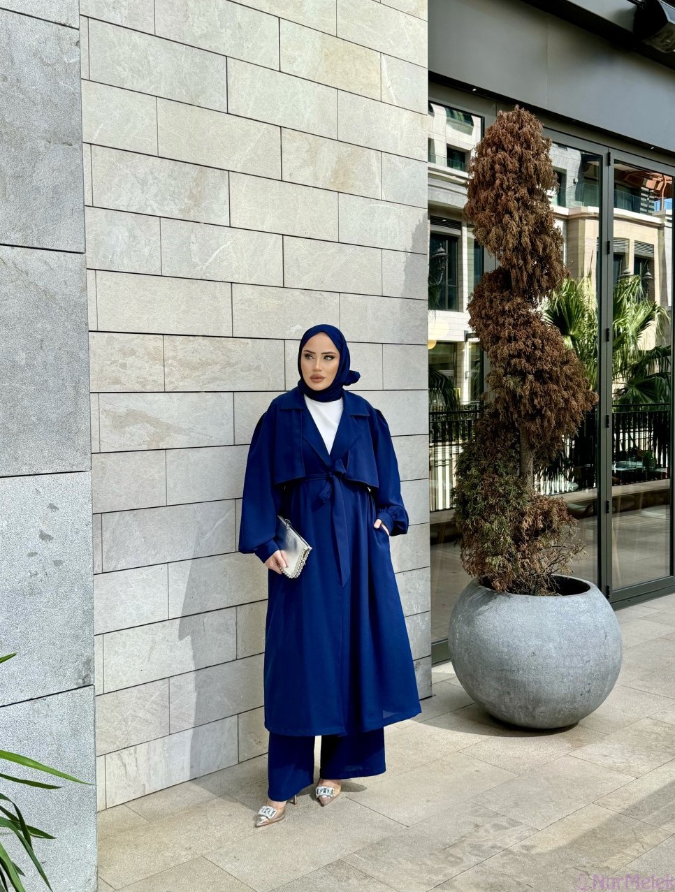 oversize mavi trençkot tesettür kış ofis kombini
