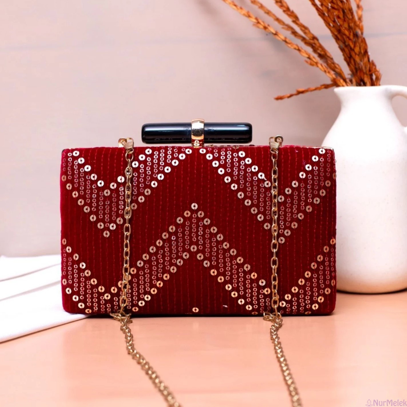 bordo pullu clutch çanta 2025