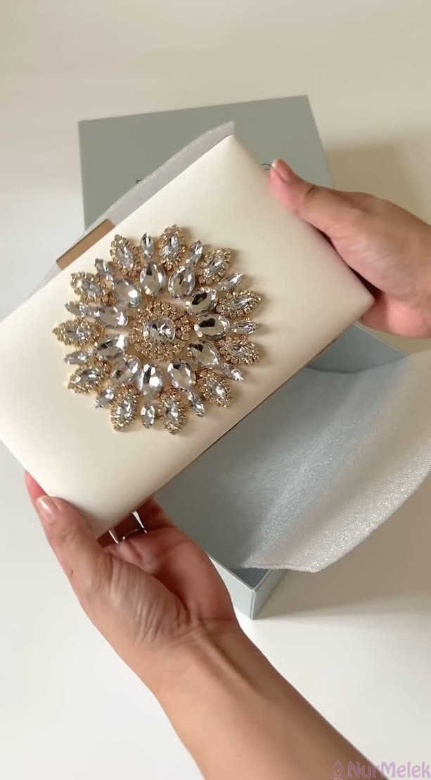 taş süslemeli beyaz clutch çanta 2025